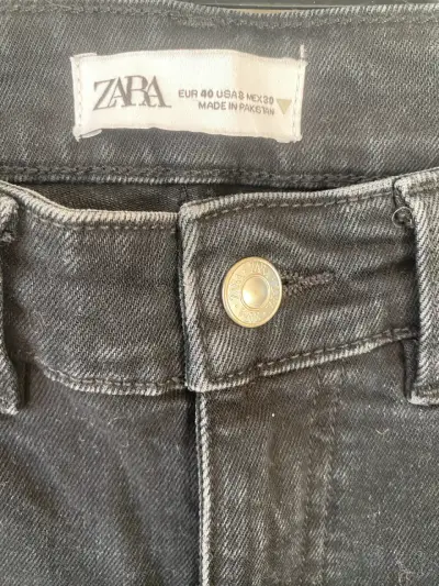 Jeans oscuros de tiro alto - miniatura 3