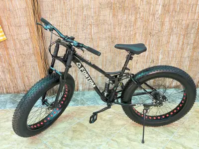 Bicicleta Fat Bike negra - miniatura 1
