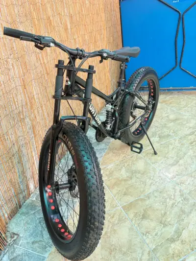 Bicicleta Fat Bike negra - miniatura 3