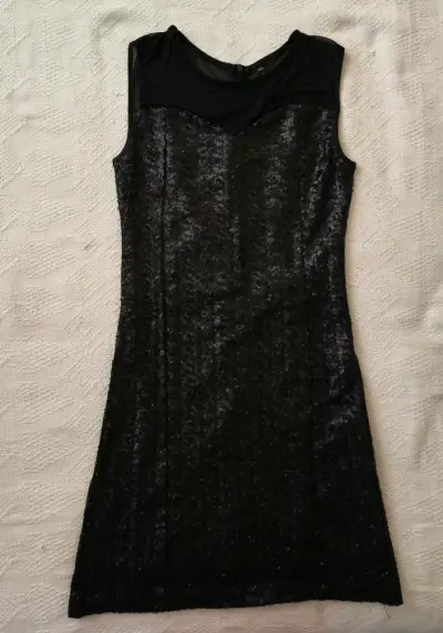 Vestido negro de lentejuelas - miniatura 1