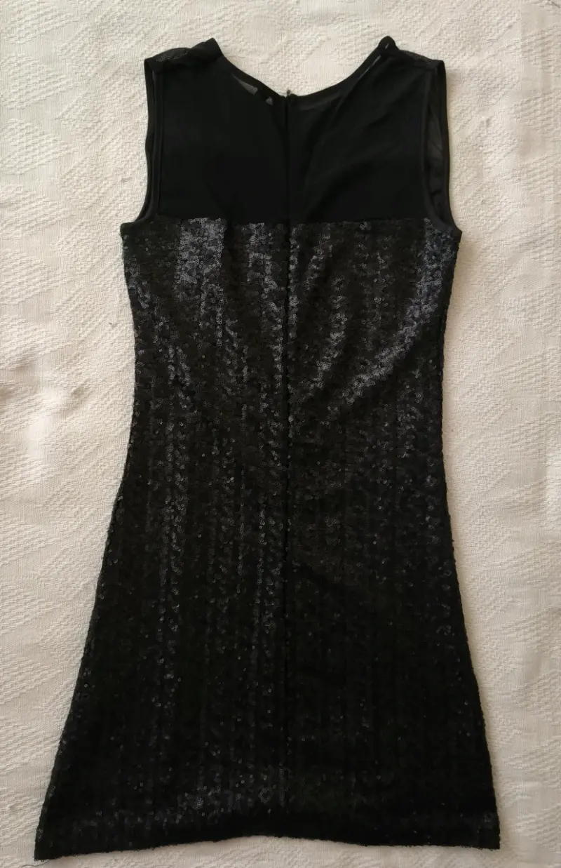Vestido negro de lentejuelas - 3