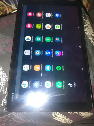 Tablet Samsung en buen estado - miniatura 2