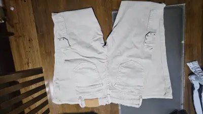 Pantalon beige con tachas talla 12 - miniatura 2