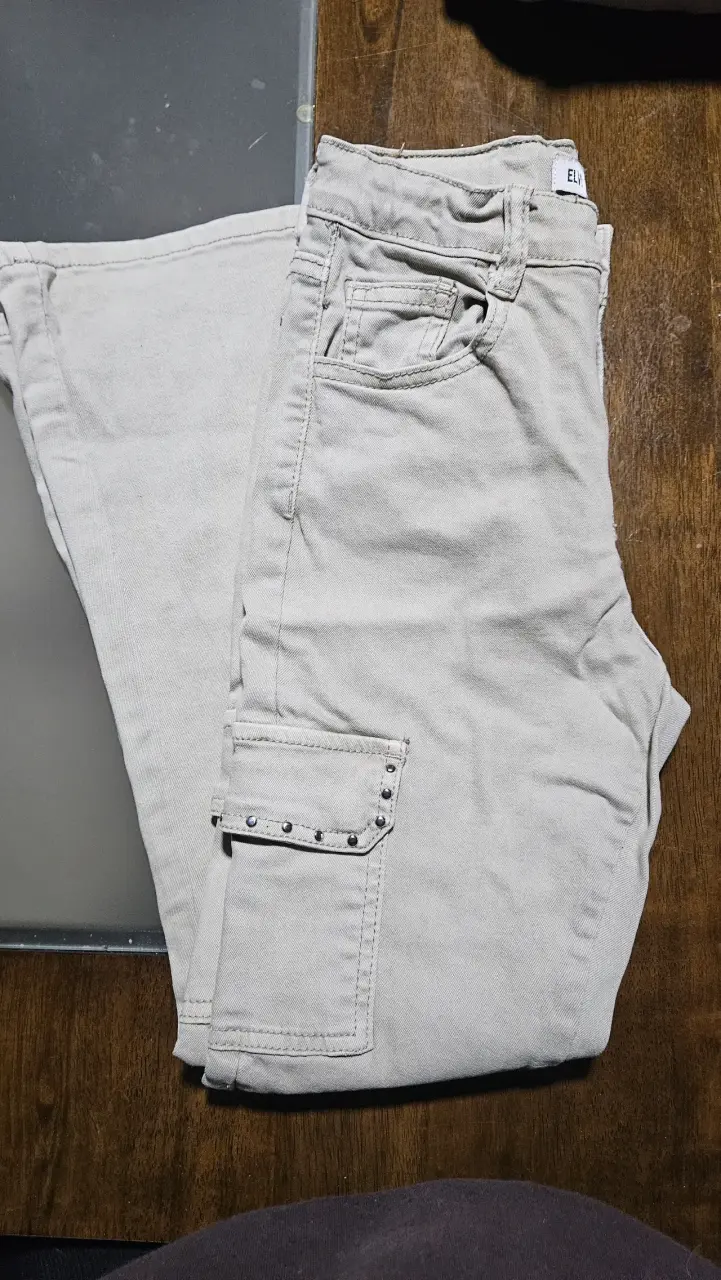 Pantalon beige con tachas talla 12 - 3