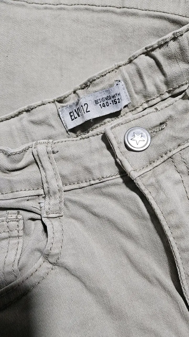 Pantalon beige con tachas talla 12 - 4
