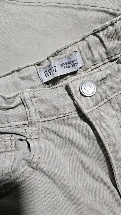 Pantalon beige con tachas talla 12 - miniatura 4