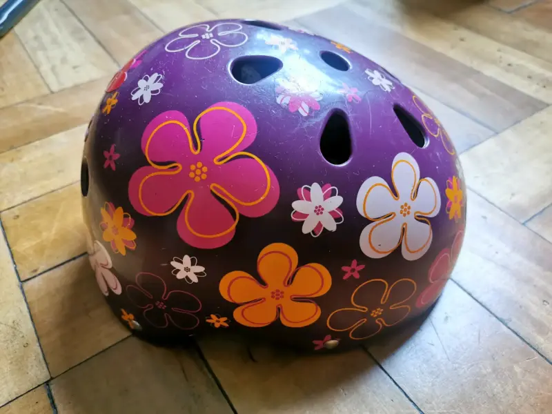 Casco Adulto Nutcase - 1