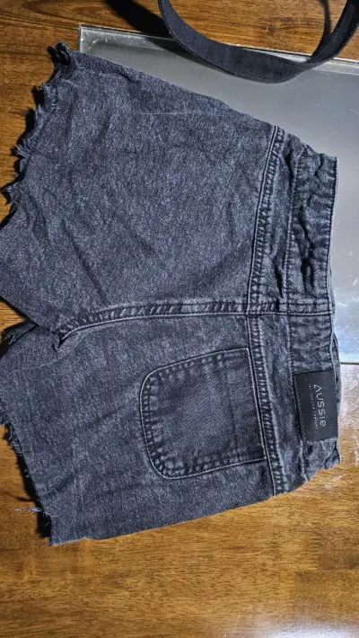 Shorts de mezclilla negro - miniatura 3