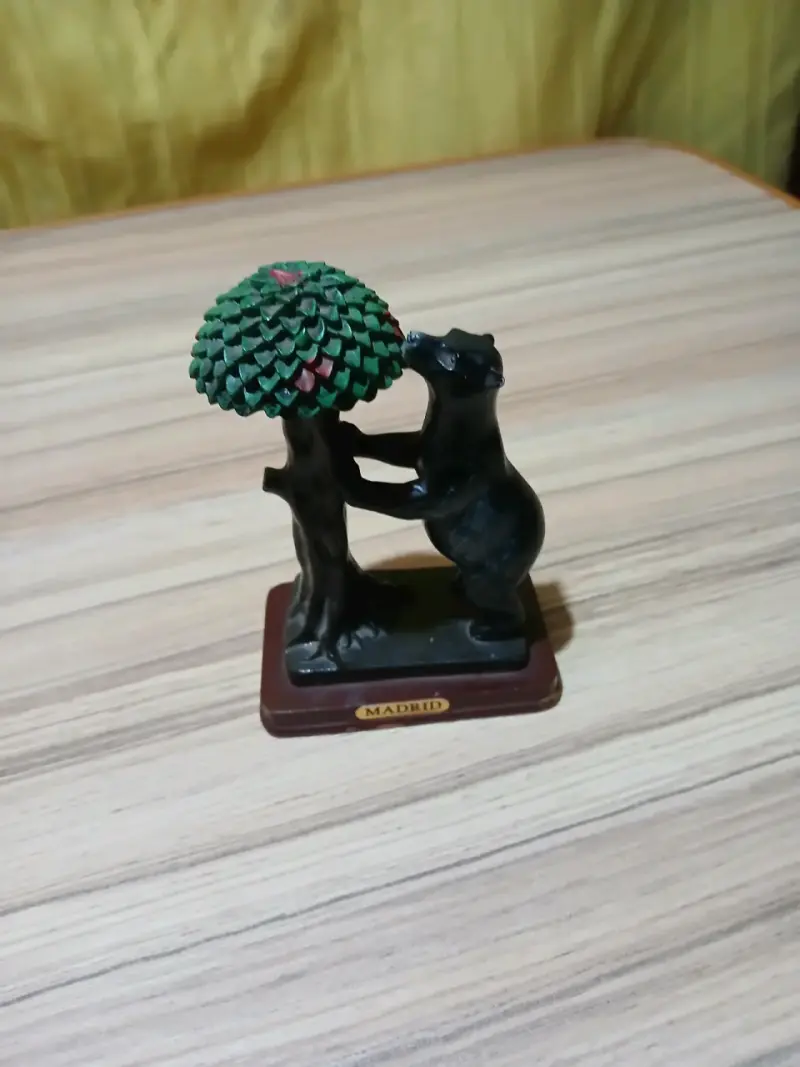 Figura oso y madroño Madrid - 1