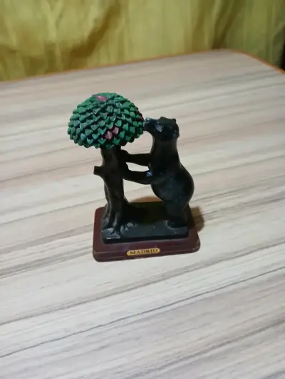 Figura oso y madroño Madrid - miniatura 1