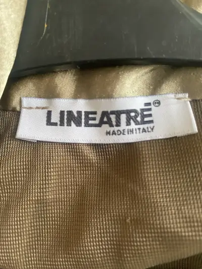 Blusa beige con lazo - miniatura 3