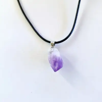Collar con dije rustico de piedra amatista - miniatura 2