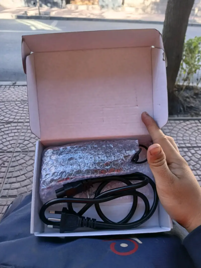 Cargador para notebook Utek - 4