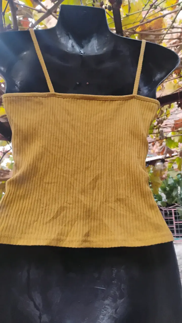 Polera amarilla con lazo delantero - 2