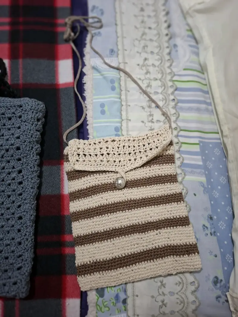 Bolso tejido a rayas