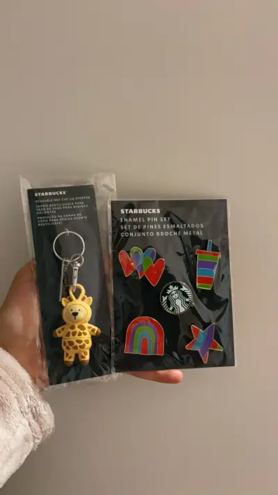 Set de Pines y Llavero Starbucks - miniatura 1