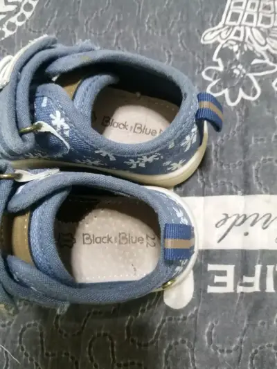 Zapatillas azul Black and blue - miniatura 1