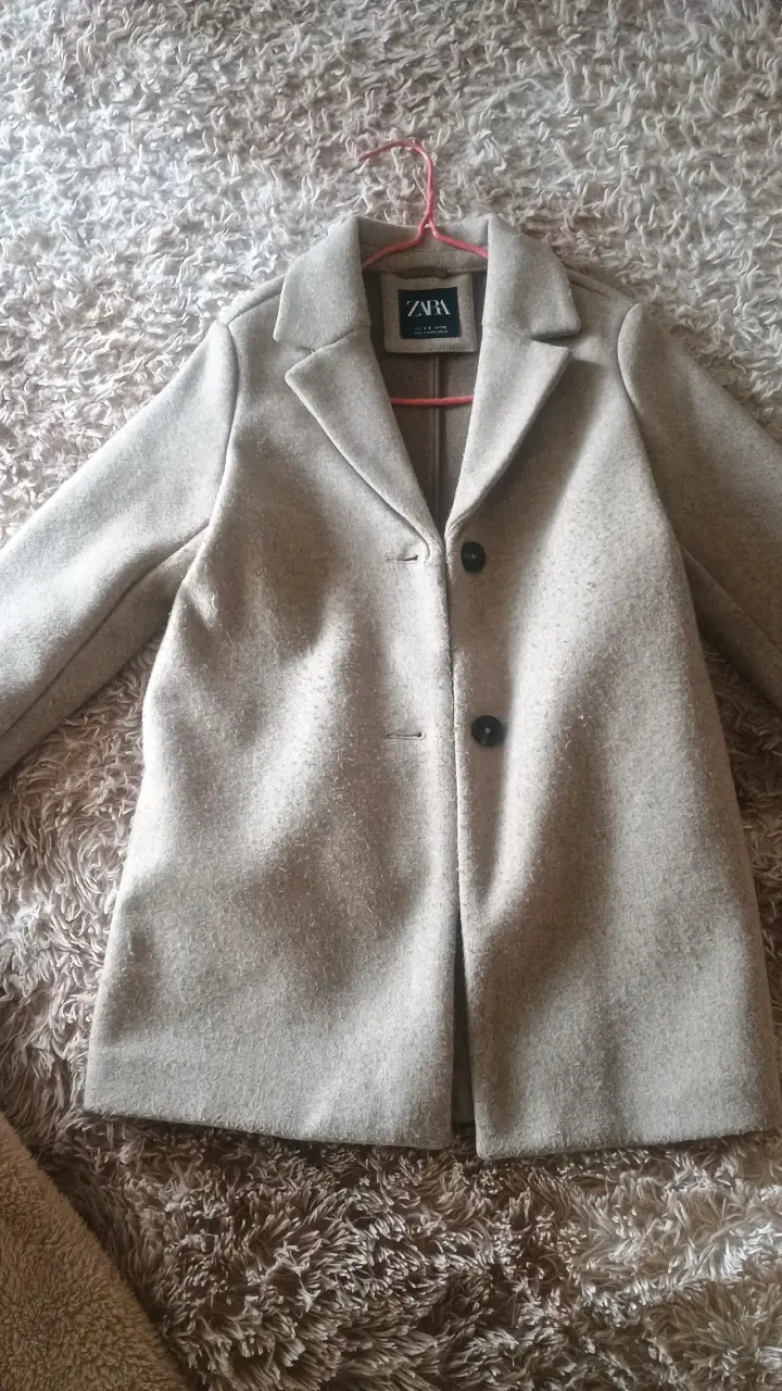 Abrigo beige Zara de niña talla 8-9