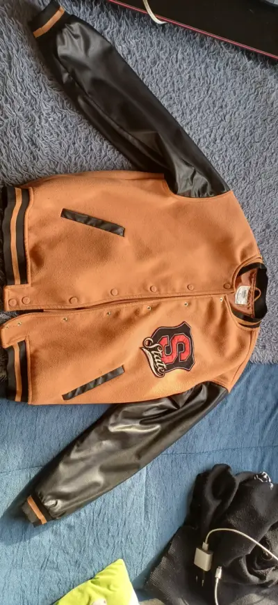 Chaqueta de brazos de cuero - miniatura 1