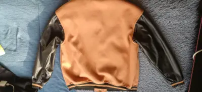 Chaqueta de brazos de cuero - miniatura 2