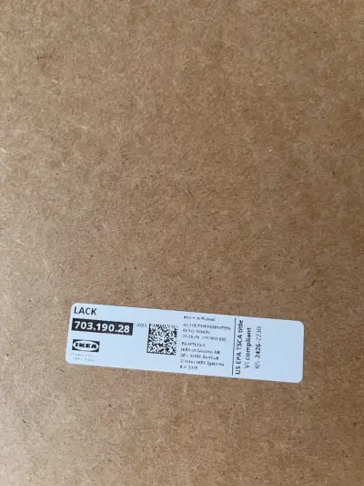 Mesa IKEA de centro minimalista - miniatura 2