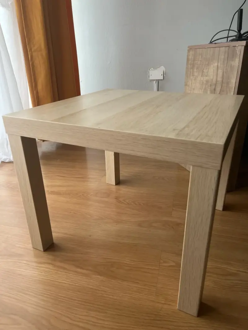Mesa IKEA de centro minimalista - 4