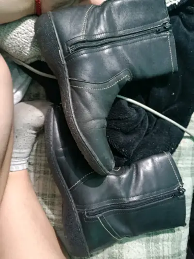 Botas negras con cierre - miniatura 1