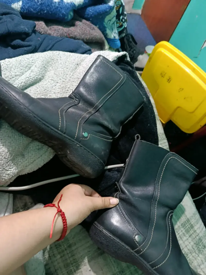 Botas negras con cierre - 2