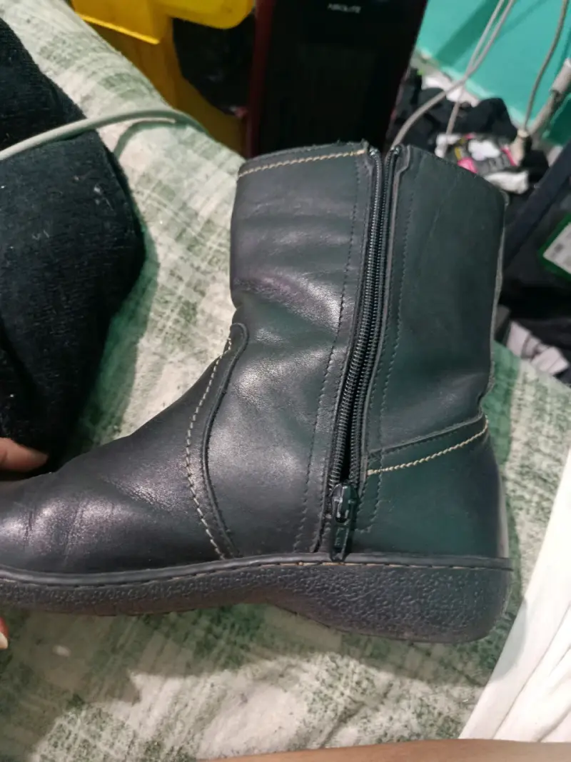 Botas negras con cierre - 3