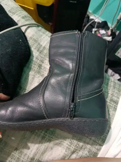 Botas negras con cierre - miniatura 3