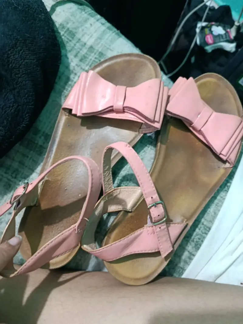 Sandalias rosadas con moño - 1