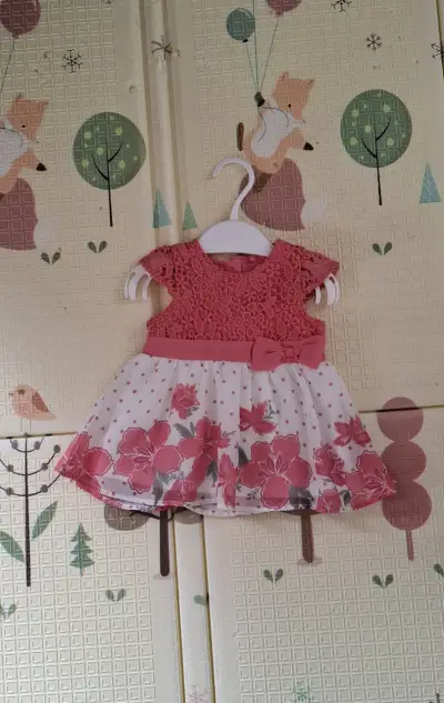 Vestido de niña con chaqueta rosa - miniatura 2