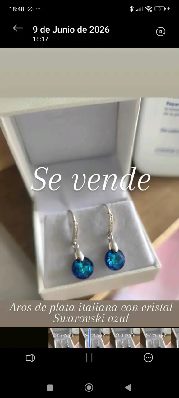 Aros de plata italiana con cristal Swarovski azul