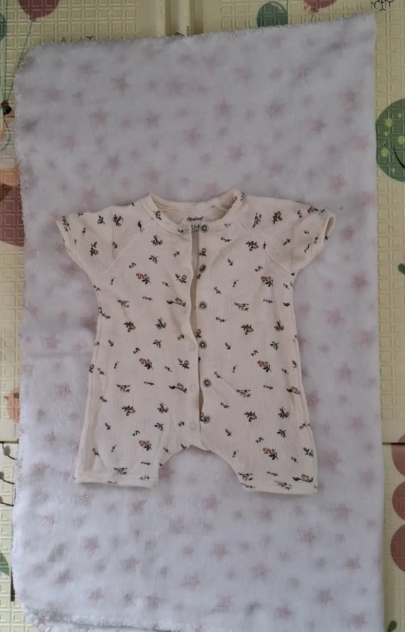 Enterito bebé floral beige - 1