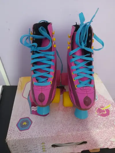 Patines rosados con azul - miniatura 1