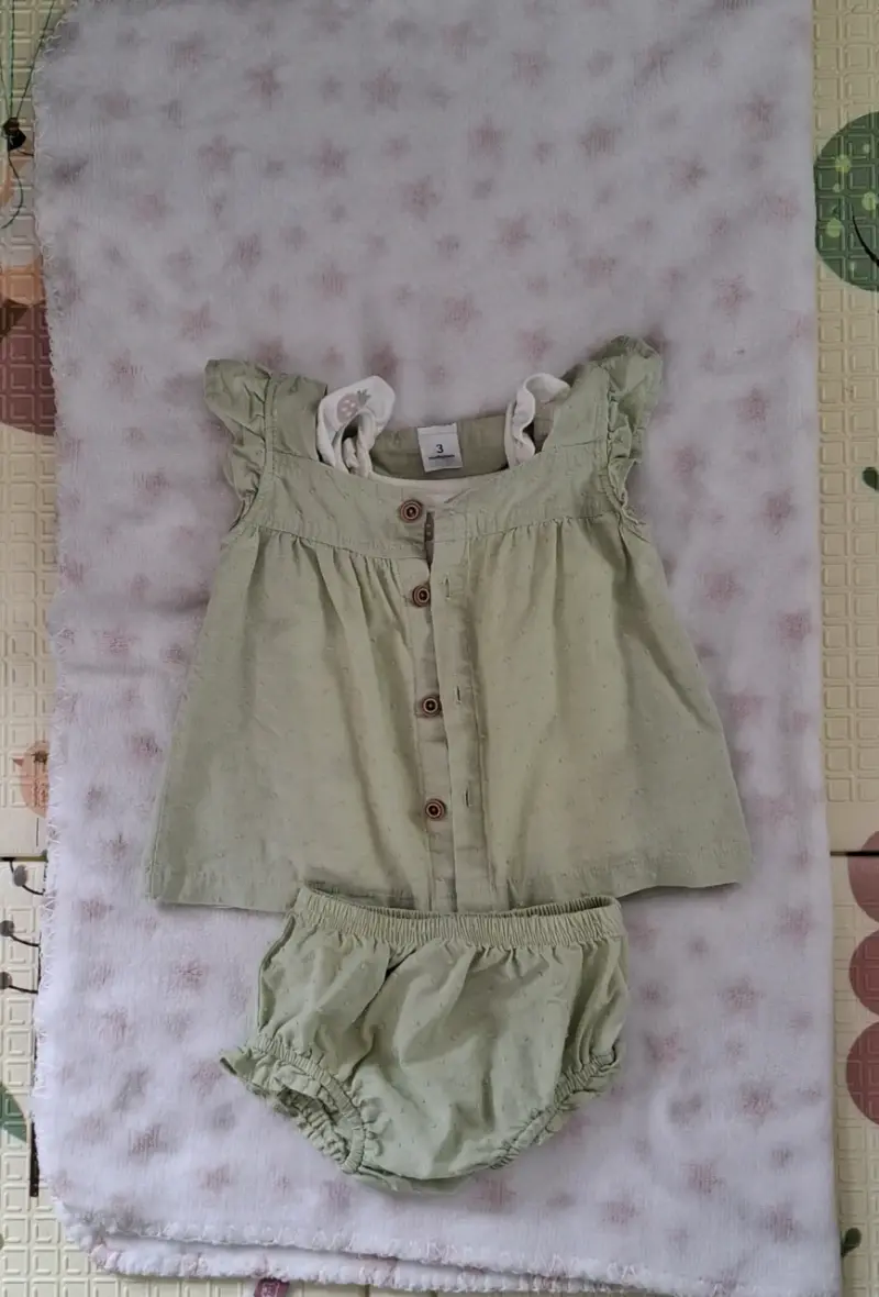 Conjunto bebé verde claro - 1