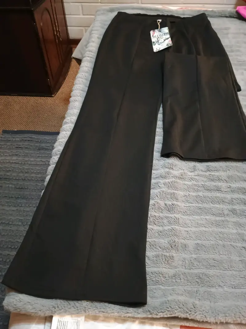 Pantalon Blugirl negro con etiqueta - 4