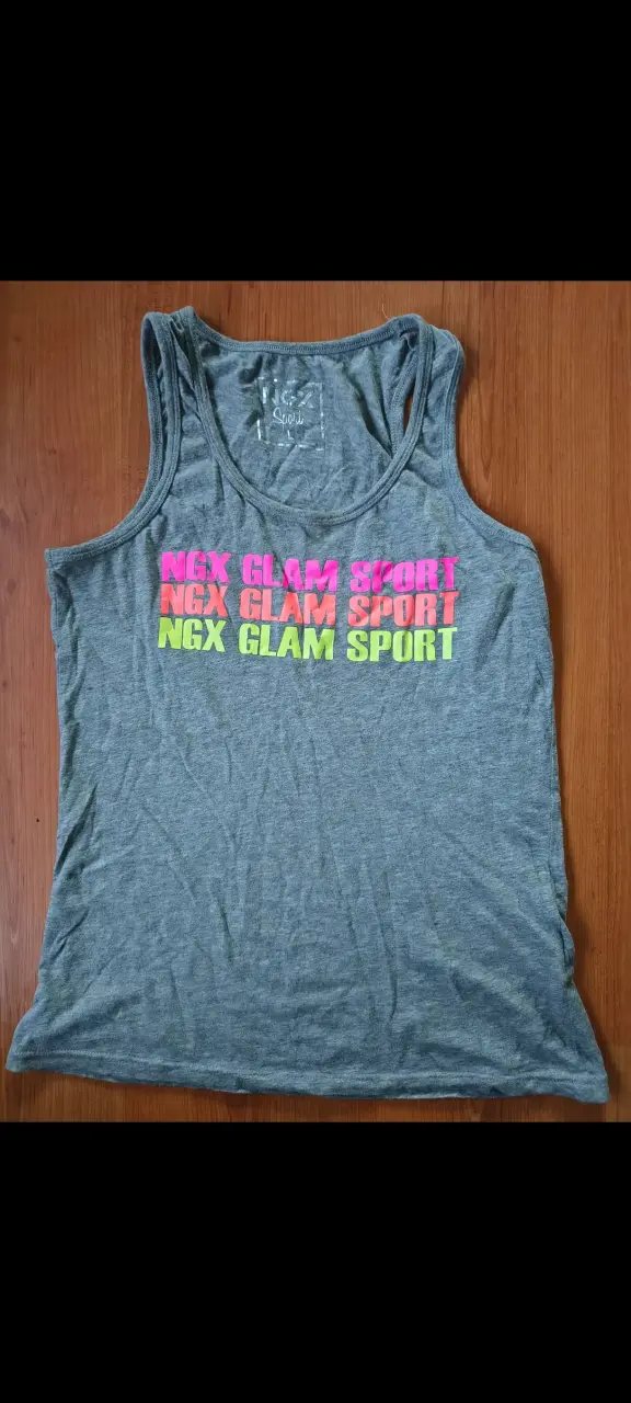 Polera deportiva gris NGX