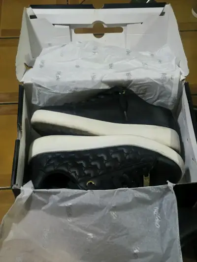 Zapatillas negras de cuero - miniatura 2