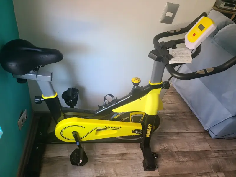 Bicicleta de spinning amarilla - 1