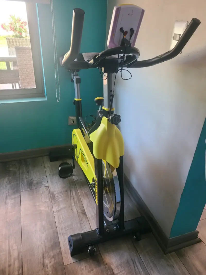 Bicicleta de spinning amarilla - 3