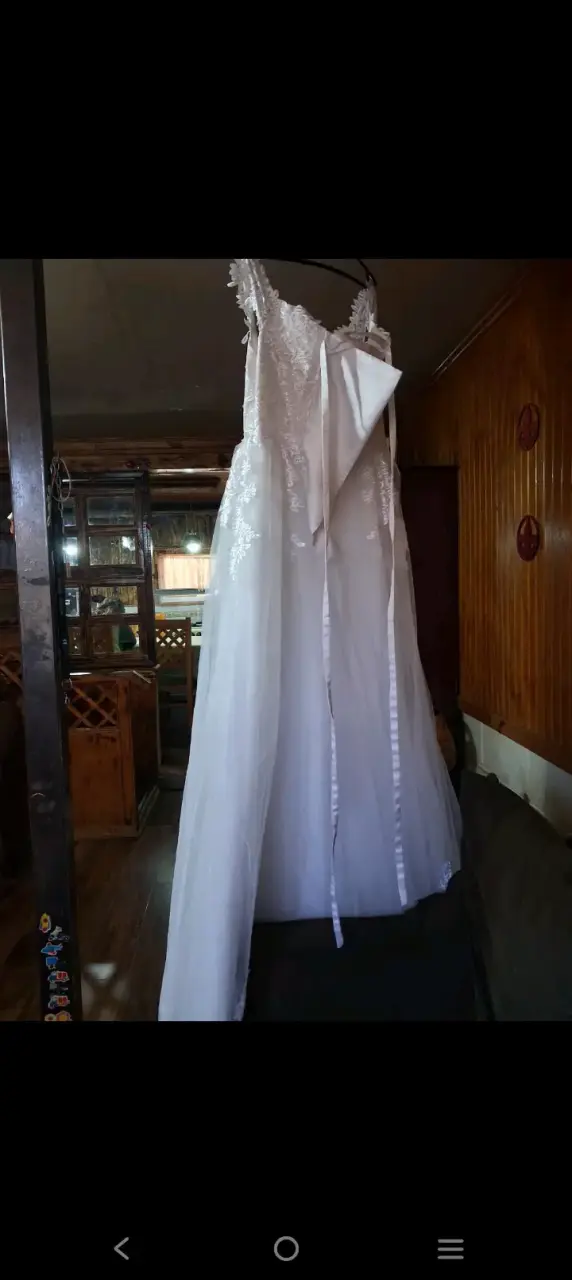 Vestido de novia blanco con encaje - 2