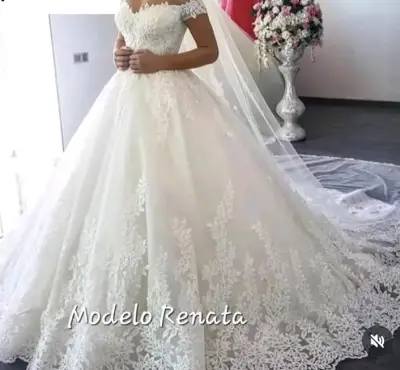 Vestido de novia blanco con encaje - miniatura 3