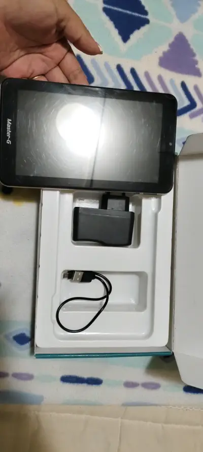 Tablet Master-G rosado con cargador - miniatura 1