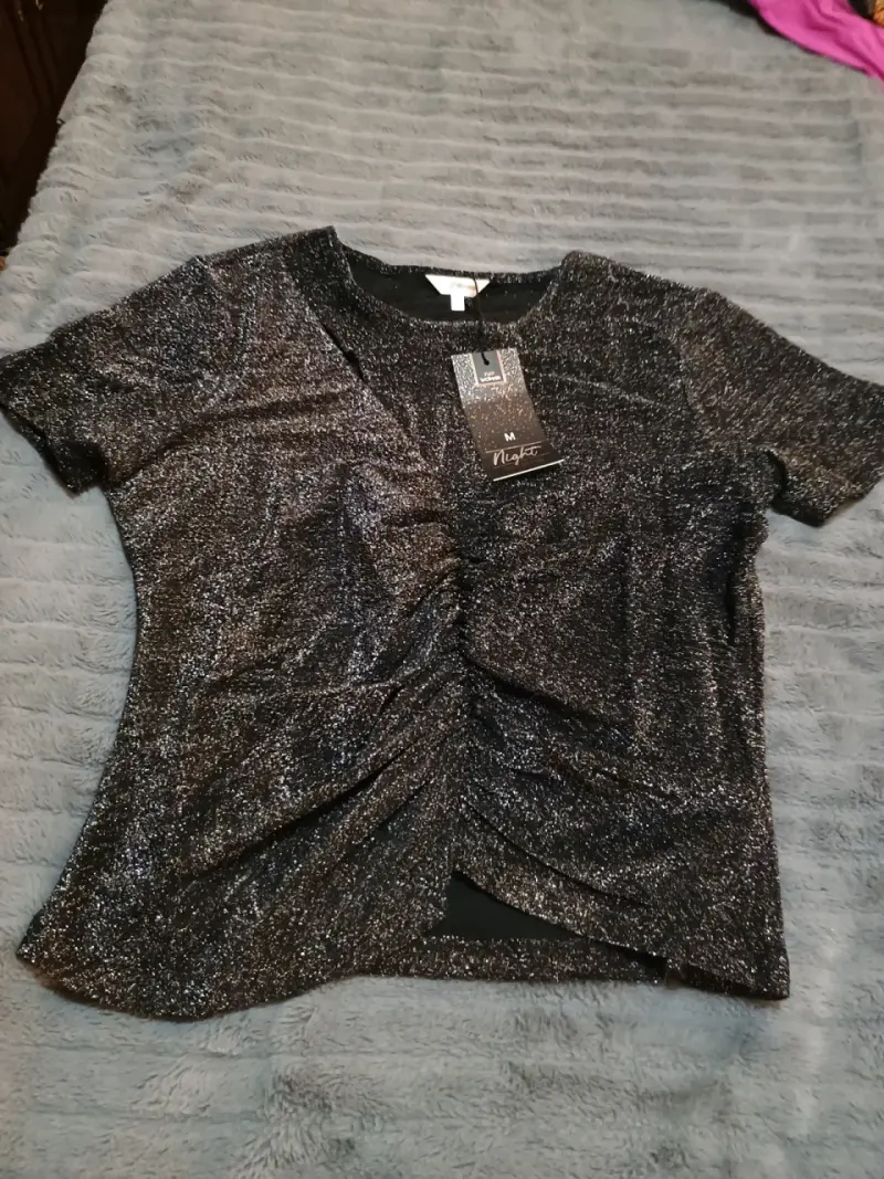 Polera brillante negra tamaño M - 1
