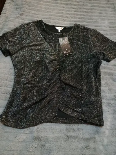 Polera brillante negra tamaño M - miniatura 2