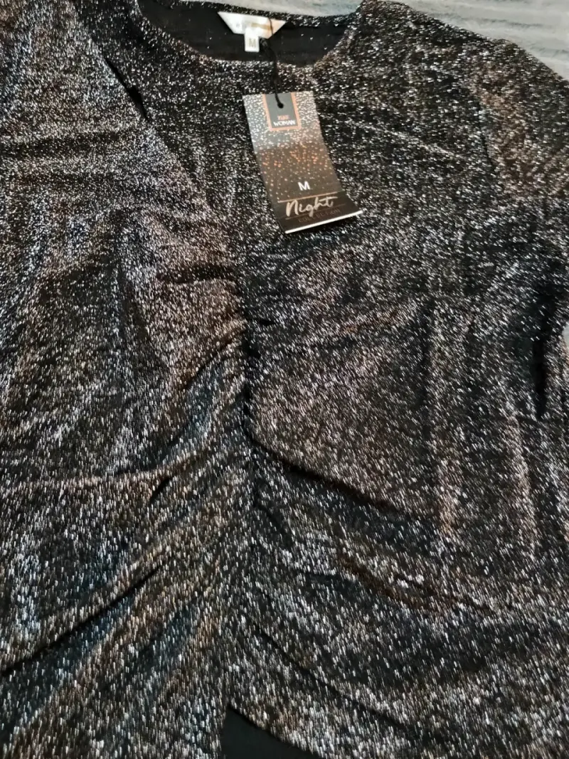 Polera brillante negra tamaño M - 4