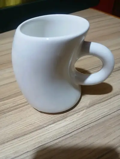 Taza cerámica blanca diseño original - miniatura 1