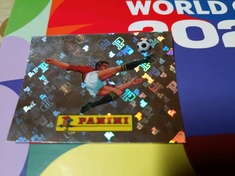 Lámina 00 Panini holográfica FIFA - 2