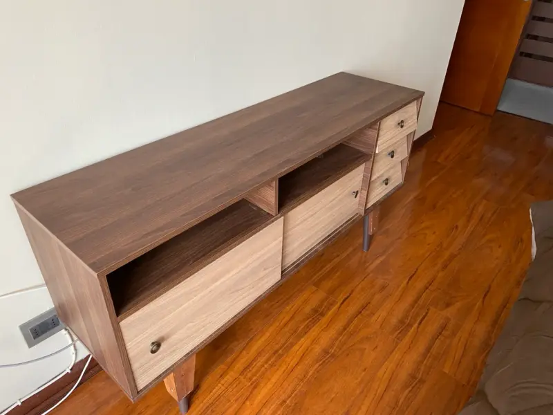 Mueble de TV madera oscuro - 2